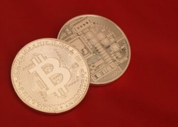 Bitcoin Price Forms Bearish Evening Star Pattern On Weekly Chart, But Can Price Go Below $100,000?