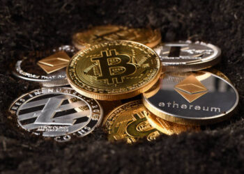 Analyst Unveils 3-Month Prediction For Bitcoin, XRP, And Dogecoin