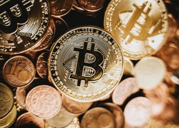 Bitcoin Tests Weekly Open As $113,300 Fair Value Gap Looms — What Does This Mean?