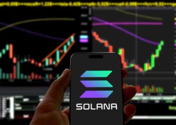 Solana Looks Explosive: Cup And Handle Formation Teases Rally To $425 Target