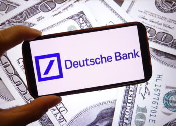 Deutsche Bank Blames Risk-Off Mood and Hawkish Fed for Bitcoin’s Six-Week Slide