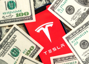 Tesla Shareholders Approve Historic $1 Trillion Pay Package for Elon Musk