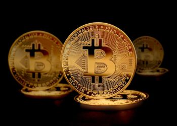 Bitcoin Hidden Setup — Triangle Support, Inverse H&S Signal A Powerful Reversal