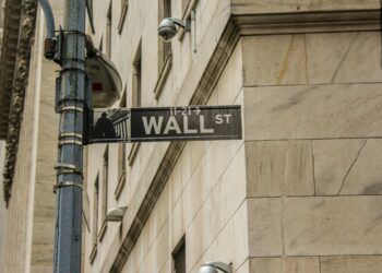 XRP Threatens Wall Street’s Stronghold, CEO Warns