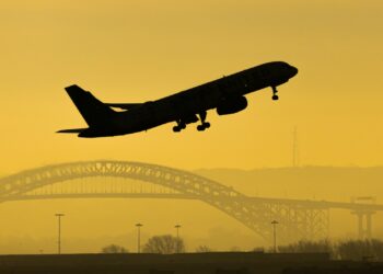 Ethereum Reclaims $3,500, Analysts Forecast December Take-Off