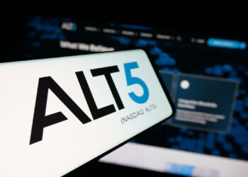 Trump Family Crypto Tie Deepens Scrutiny as Alt5 Fires Auditor