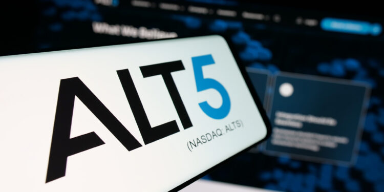 Trump Family Crypto Tie Deepens Scrutiny as Alt5 Fires Auditor