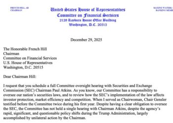 Maxine Waters Demands SEC Hearing Over Dropped Crypto Cases