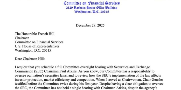 Maxine Waters Demands SEC Hearing Over Dropped Crypto Cases