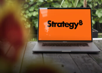 Strategy Scoops $980M in Bitcoin as BTC Slides Toward Annual Lows