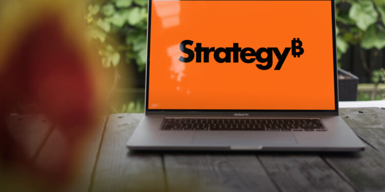 Strategy Scoops $980M in Bitcoin as BTC Slides Toward Annual Lows