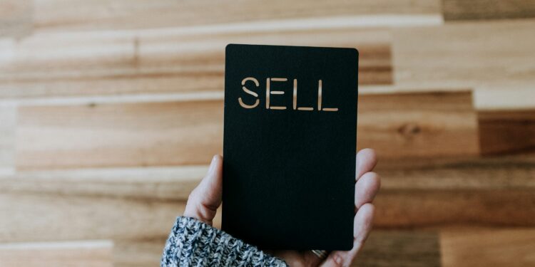 Bitcoin Whales Hit The Sell Button, $135K Target Now Trending