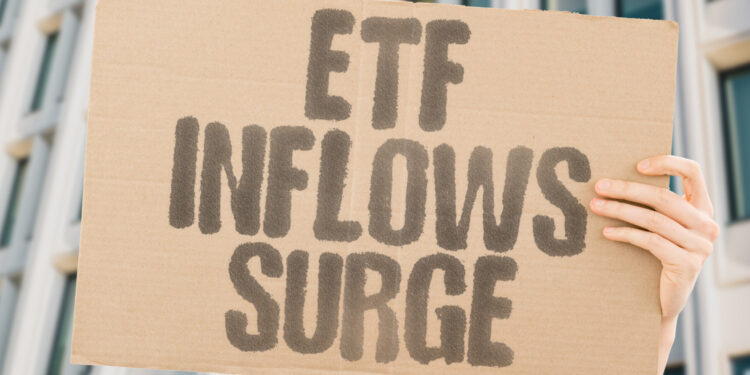 Data Indicates Bitcoin Bottom as US ETFs See Massive Inflows