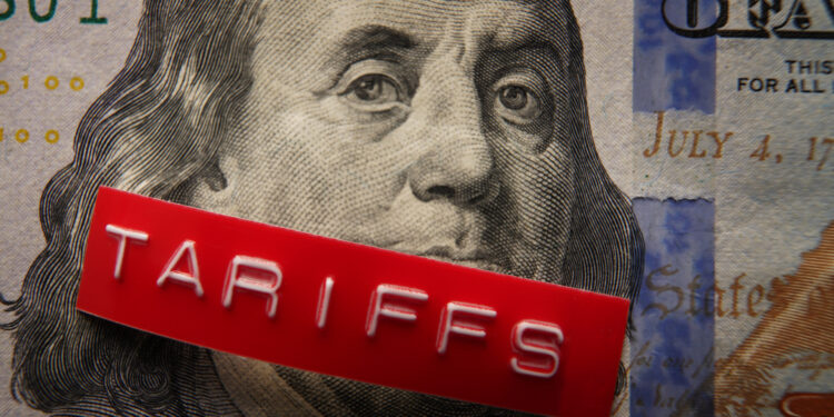 Trump Rules Out Force Over Greenland at Davos, Bitcoin Briefly Rallies Despite Weekly Slide