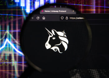 Uniswap Founder Warns of Fake Ads as Victim Says Scam “Drained Everything”