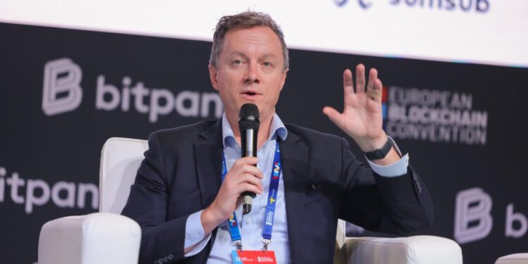 Solana Price Prediction: Standard Chartered Cuts 2026 Target, Sees $2,000 by 2030