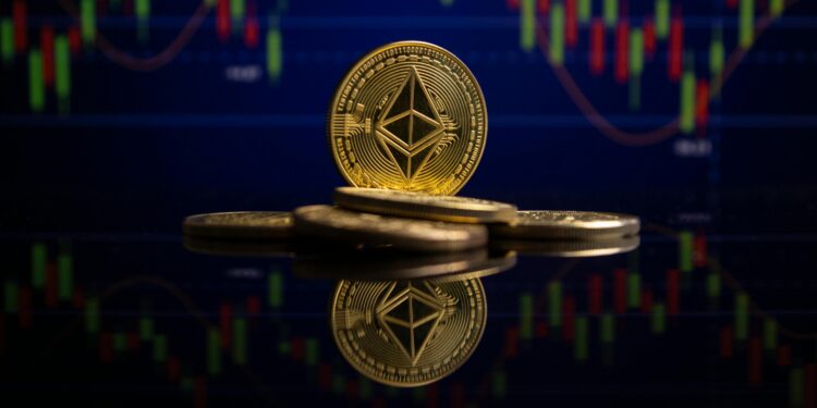 Ethereum Rising Wedge Warning: Breakdown Could Send Price Toward $1,500