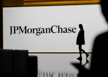 Investors Accuse JPMorgan of Facilitating $328M Crypto Fraud