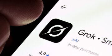 xAI Recruits Wall Street Experts to Train Grok for Finance