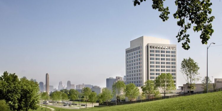 US Lawmaker Presses Kansas Fed Over Kraken Exchange Master Account Approval