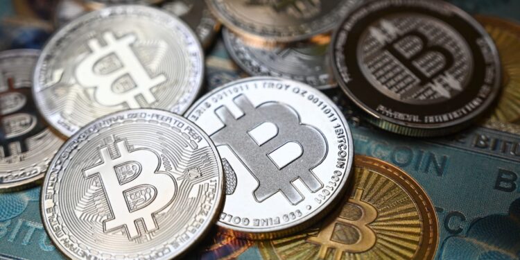 Bitcoin ETFs Flip Positive as Inflows Surge Back Into the Green