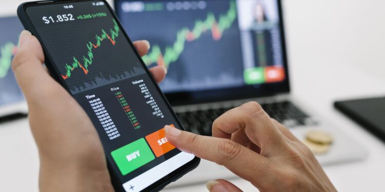 Who Is Really Selling Bitcoin? Analyst Uncovers The On-chain Dynamics 