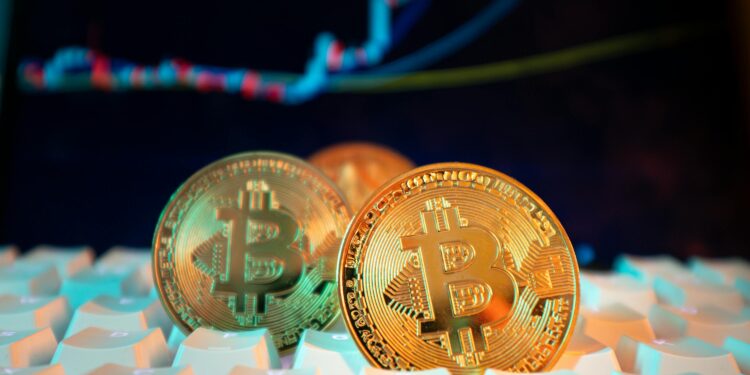 Bitcoin Records $40B+ In Capital Outflows As ‘Humpback’ Whales Intensify Selling – Details
