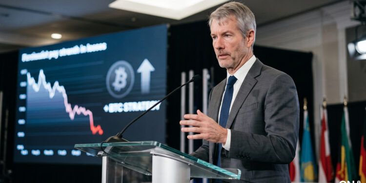 Saylor Teases Another Bitcoin Buy as Strategy’s Paper Losses Top US$13 Billion