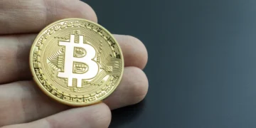 $617M Long Liquidation Sparks Bitcoin Rebound, Traders Eye $70K Relief Rally
